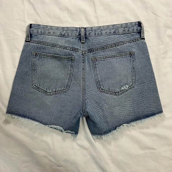 Celebrity Pink | Medium Wash Distressed High Waist Denim Jean Shorts | Size 7 - Picture 4 of 6
